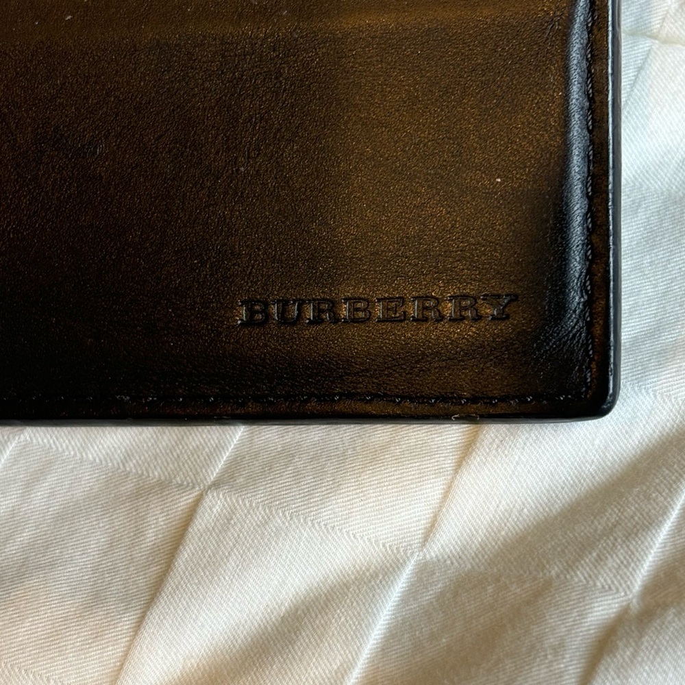 Burberry Black and Tan Wallet - Picture 5 of 5